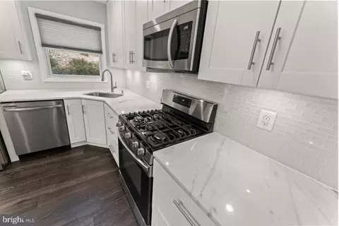 8622 Kerry Ln, Springfield, VA 22152 photo 9