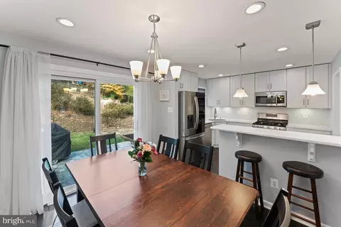 8622 Kerry Ln, Springfield, VA 22152 photo 12