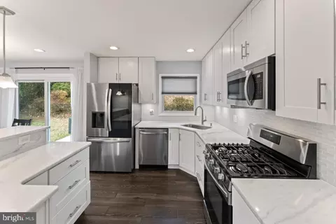 8622 Kerry Ln, Springfield, VA 22152 photo 7