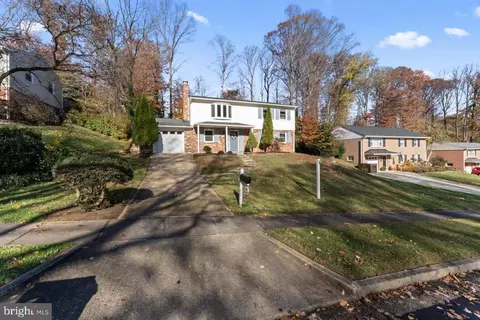 8622 Kerry Ln, Springfield, VA 22152 photo 2