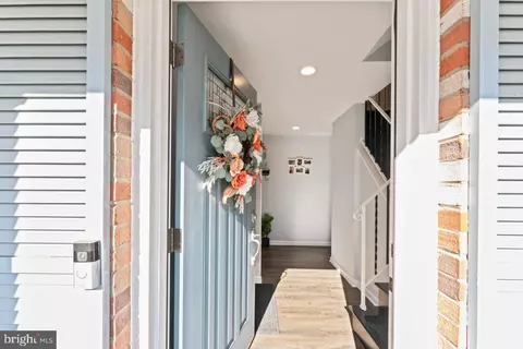 8622 Kerry Ln, Springfield, VA 22152 photo 4