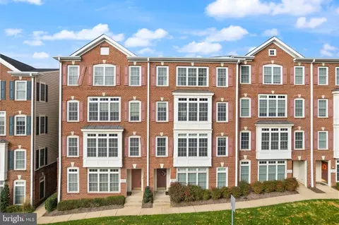 4585 Whittemore Pl #1221, Fairfax, VA 22030