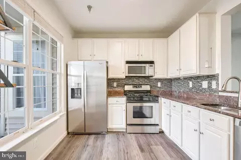 Kitchen - 1300 Windleaf Dr #G, Reston, VA 20194 photo 1 of 1