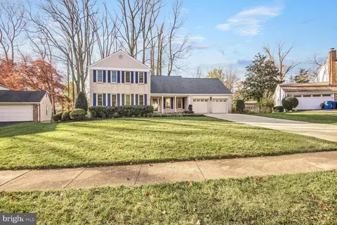 9707 Bunchberry Pl, Vienna, VA 22181
