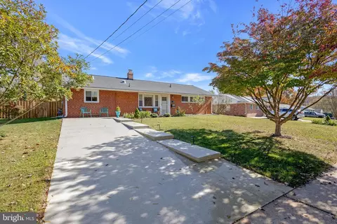 5515 Inverchapel Rd, Springfield, VA 22151 photo 2