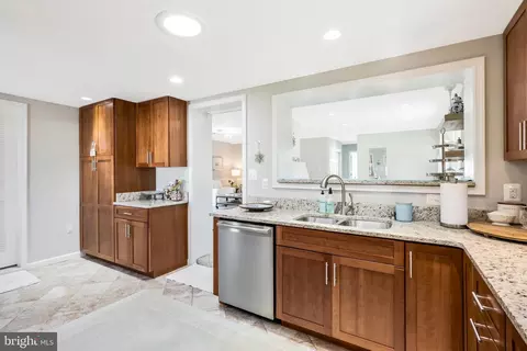 5515 Inverchapel Rd, Springfield, VA 22151 photo 8