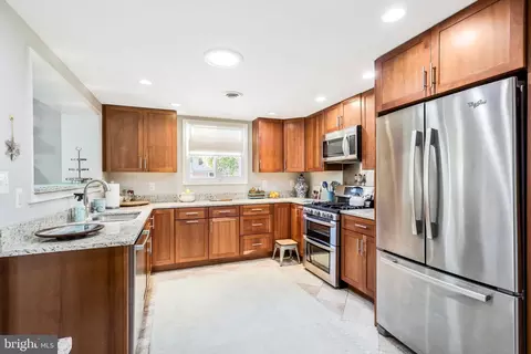 5515 Inverchapel Rd, Springfield, VA 22151 photo 5