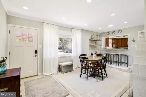 5515 Inverchapel Rd, Springfield, VA 22151 photo 9