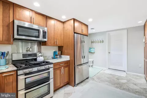 5515 Inverchapel Rd, Springfield, VA 22151 photo 7