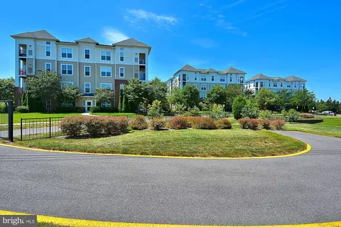 3830 Lightfoot St #229, Chantilly, VA 20151