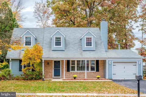 13158 Morning Spring Ln, Fairfax, VA 22033