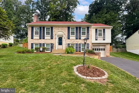 9108 Cascus Dr, Annandale, VA 22003
