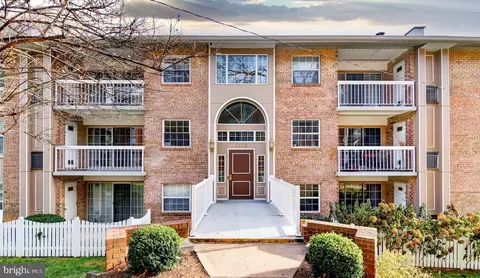1935 Wilson Ln #104, Mclean, VA 22102
