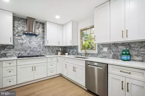 Kitchen - 6239 Kellogg Dr, Mclean, VA 22101 photo 1 of 5