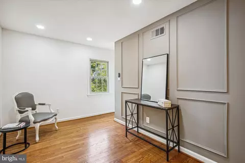 Entry Way - 6239 Kellogg Dr, Mclean, VA 22101 photo 4 of 5