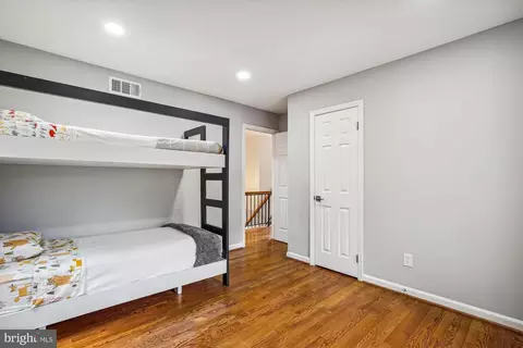 Bedroom - 6239 Kellogg Dr, Mclean, VA 22101 photo 7 of 9