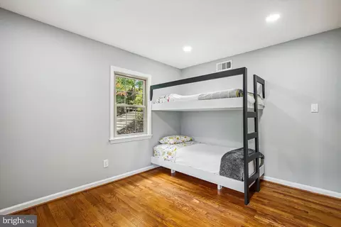 Bedroom - 6239 Kellogg Dr, Mclean, VA 22101 photo 6 of 9