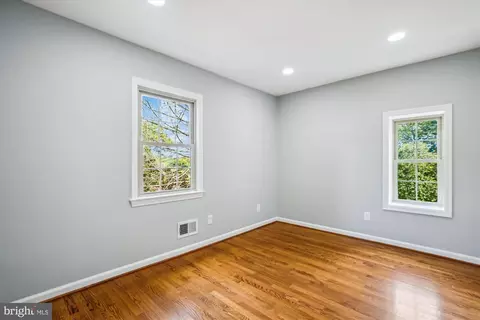 Bedroom - 6239 Kellogg Dr, Mclean, VA 22101 photo 3 of 9