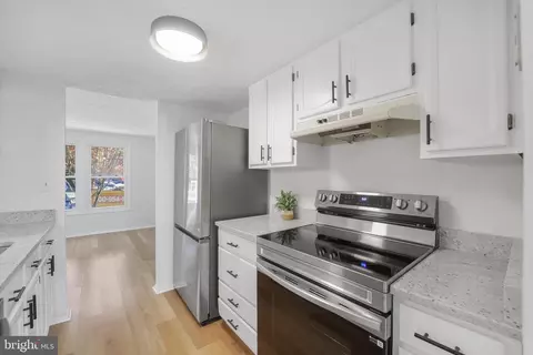 12146 Purple Sage Ct, Reston, VA 20194