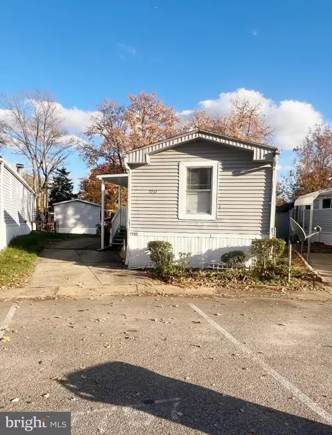 7757 Thrush Ct, Alexandria, VA 22306