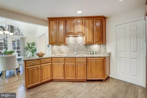 Kitchen - 6600 Baymeadow Ct, Mclean, VA 22101 photo 2 of 6