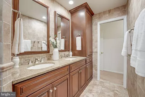 Bath - 6600 Baymeadow Ct, Mclean, VA 22101 photo 3 of 10