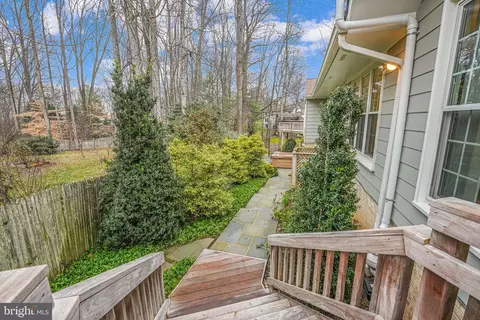 Exterior - 6600 Baymeadow Ct, Mclean, VA 22101 photo 13 of 20