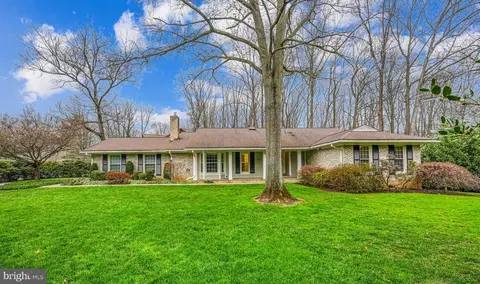 Exterior - 6600 Baymeadow Ct, Mclean, VA 22101 photo 3 of 20