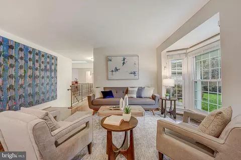 Living - 6600 Baymeadow Ct, Mclean, VA 22101 photo 4 of 9