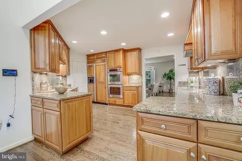 Kitchen - 6600 Baymeadow Ct, Mclean, VA 22101 photo 6 of 6