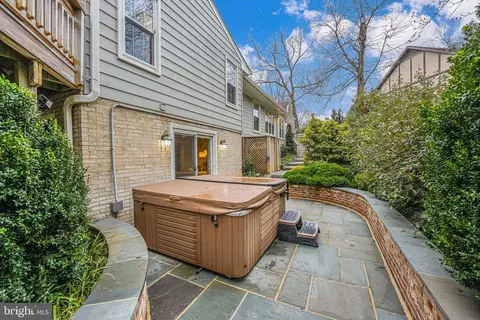 Exterior - 6600 Baymeadow Ct, Mclean, VA 22101 photo 14 of 20