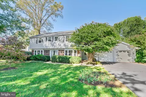 12908 Mount Royal Ln, Fairfax, VA 22033