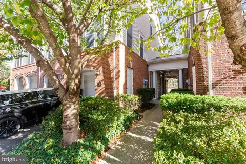 7113 Mason Grove Ct #4, Alexandria, VA 22306