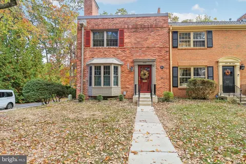 6060 Haverhill Ct, Springfield, VA 22152