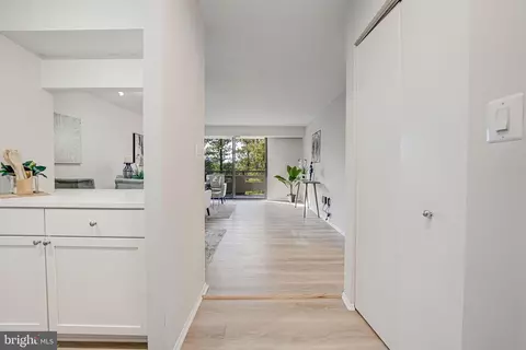 Entry Way - 1808 Old Meadow Rd #802, Mclean, VA 22102 photo 1 of 2