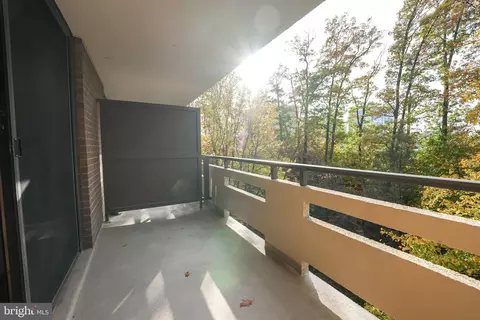 Exterior - 1808 Old Meadow Rd #802, Mclean, VA 22102 photo 2 of 3