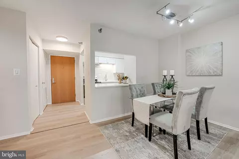 Dining - 1808 Old Meadow Rd #802, Mclean, VA 22102 photo 2 of 2
