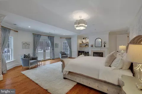 Bedroom - 8115 Spring Hill Farm Dr, Mclean, VA 22102 photo 3 of 7