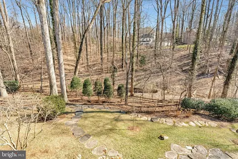 Exterior - 8115 Spring Hill Farm Dr, Mclean, VA 22102 photo 22 of 23