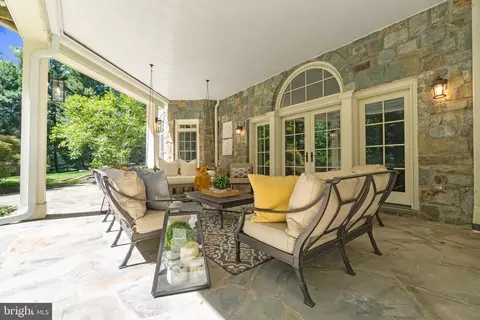 Exterior - 8115 Spring Hill Farm Dr, Mclean, VA 22102 photo 10 of 23