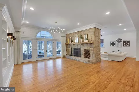 Living - 8115 Spring Hill Farm Dr, Mclean, VA 22102 photo 9 of 12