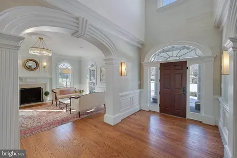 Entry Way - 8115 Spring Hill Farm Dr, Mclean, VA 22102 photo 2 of 21
