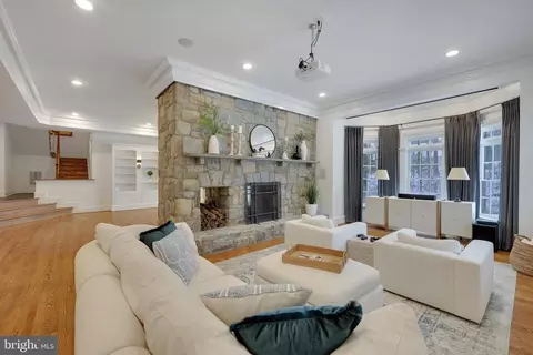 Living - 8115 Spring Hill Farm Dr, Mclean, VA 22102 photo 8 of 12