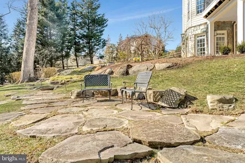 Exterior - 8115 Spring Hill Farm Dr, Mclean, VA 22102 photo 16 of 23