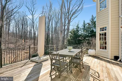 Exterior - 8115 Spring Hill Farm Dr, Mclean, VA 22102 photo 8 of 23