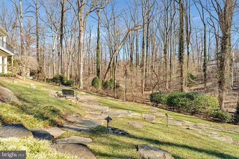 Exterior - 8115 Spring Hill Farm Dr, Mclean, VA 22102 photo 18 of 23
