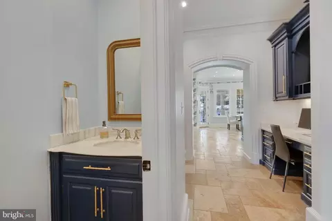 Entry Way - 8115 Spring Hill Farm Dr, Mclean, VA 22102 photo 9 of 21