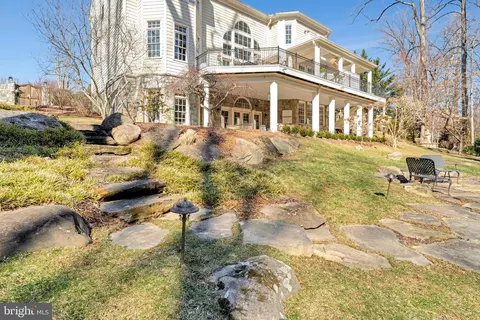 Exterior - 8115 Spring Hill Farm Dr, Mclean, VA 22102 photo 15 of 23