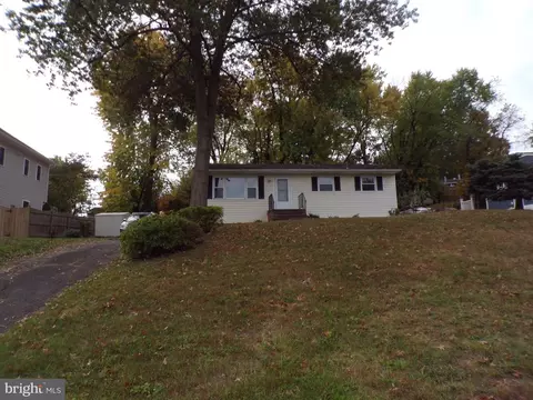 3113 Burgundy Rd, Alexandria, VA 22303