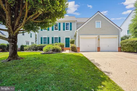 1922 Woodford Rd, Vienna, VA 22182